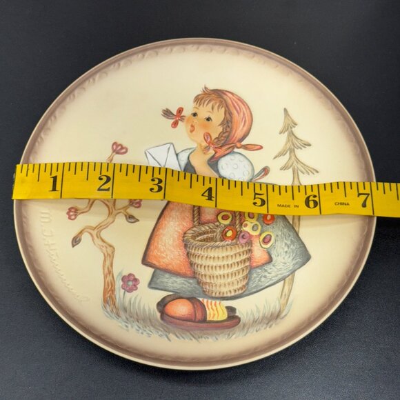 M J Hummel “Friends Forever" Collector Relief Plates 1991 "Meditation"‎ Org. Box - Picture 5 of 15